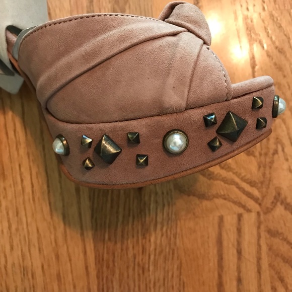 NIB Guess Kenzie 2 Studded Peep Toe Heels 8.5M - Picture 7 of 16